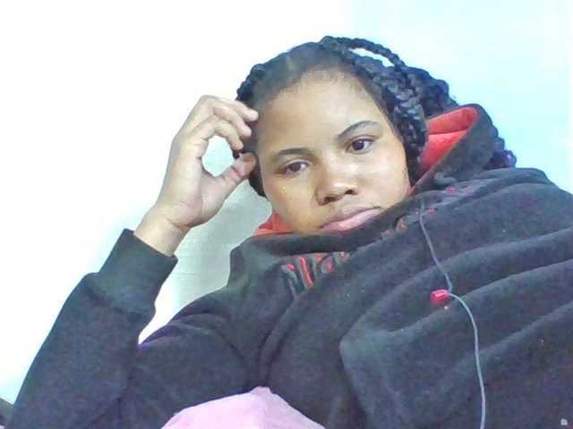 Juliah1a live cam on BongaCams