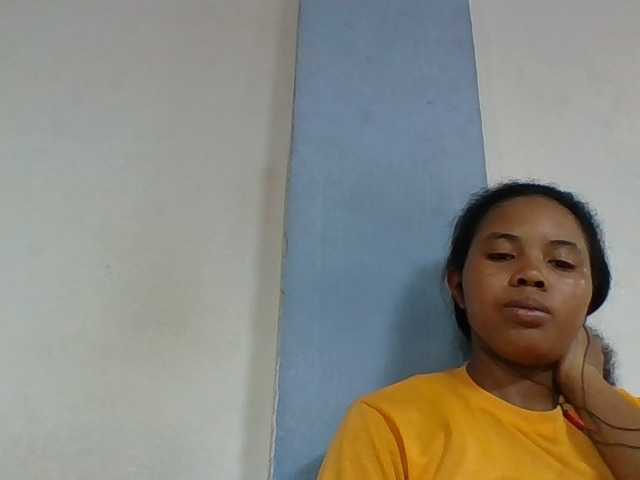 Juliah1a live cam on BongaCams