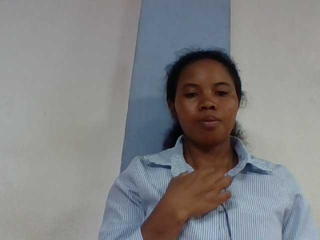 Juliah1a live cam on BongaCams