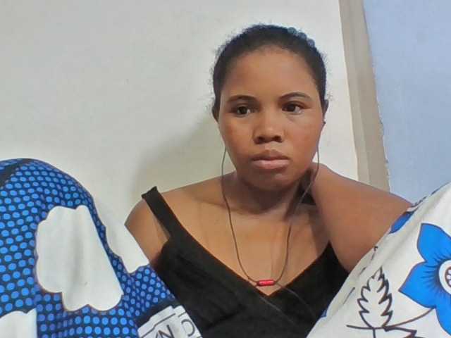 Juliah1a live cam on BongaCams
