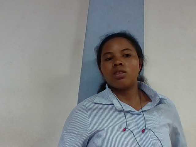 Juliah1a live webcam show
