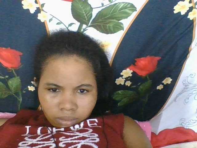 Juliah1a live cam on BongaCams