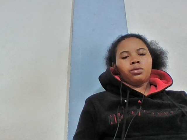 Juliah1a live cam on BongaCams