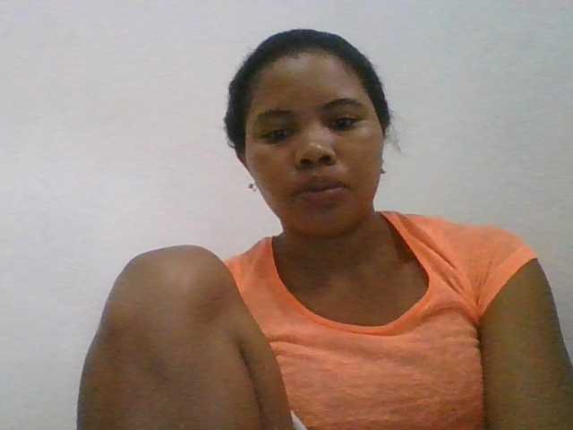 Juliah1a live cam on BongaCams