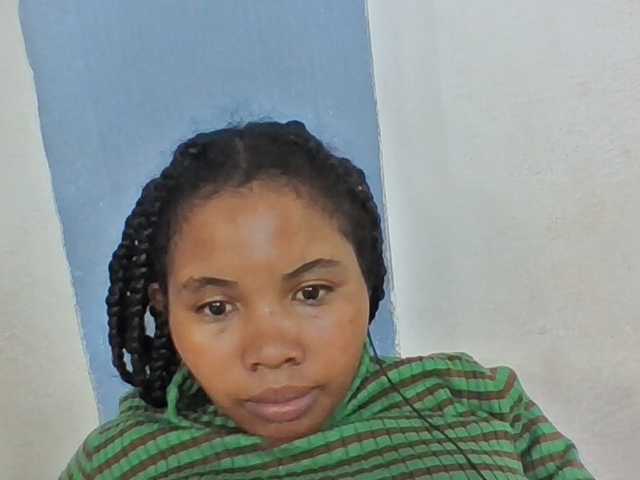 Juliah1a live cam on BongaCams