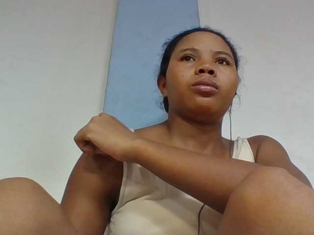 Juliah1a live cam on BongaCams