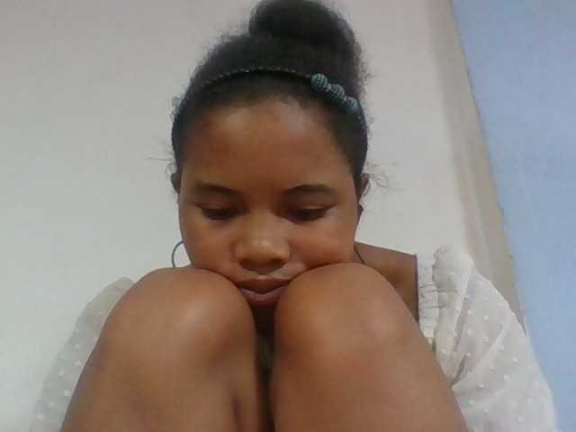 Juliah1a live cam on BongaCams