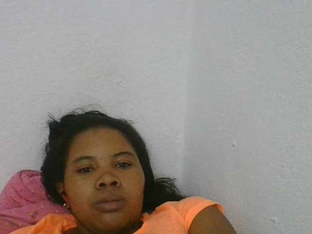 Juliah1a live cam on BongaCams