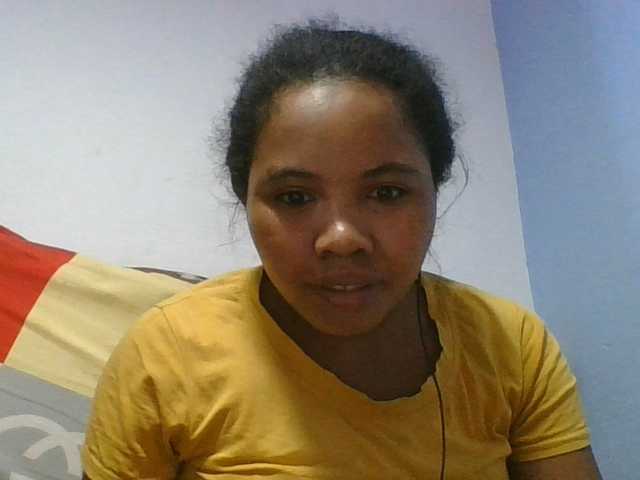 Juliah1a live cam on BongaCams