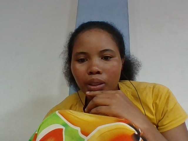 Juliah1a live cam on BongaCams