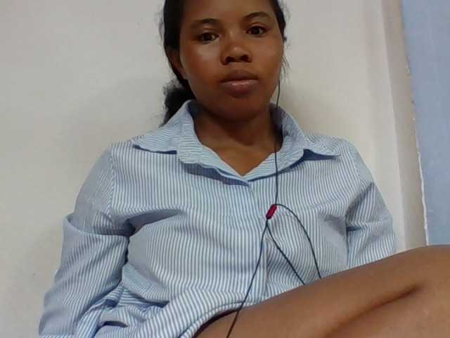 Juliah1a live cam on BongaCams