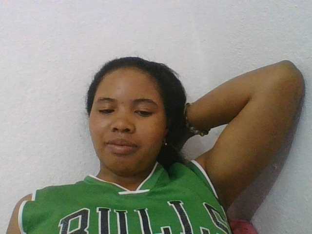 Juliah1a live cam on BongaCams
