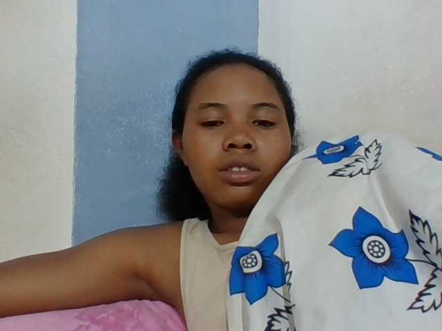 Juliah1a live cam on BongaCams