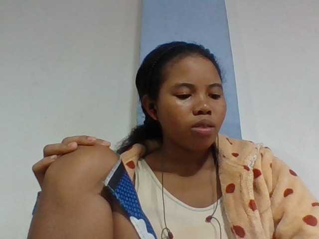 Juliah1a live cam on BongaCams