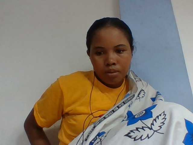 Juliah1a live cam on BongaCams