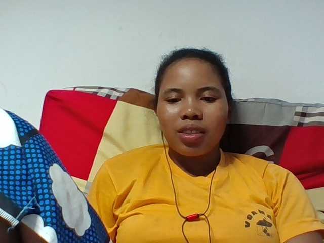 Juliah1a live cam on BongaCams