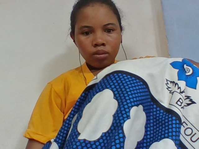 Juliah1a live cam on BongaCams
