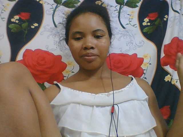 Juliah1a live cam on BongaCams