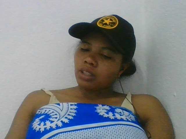 Juliah1a live cam on BongaCams