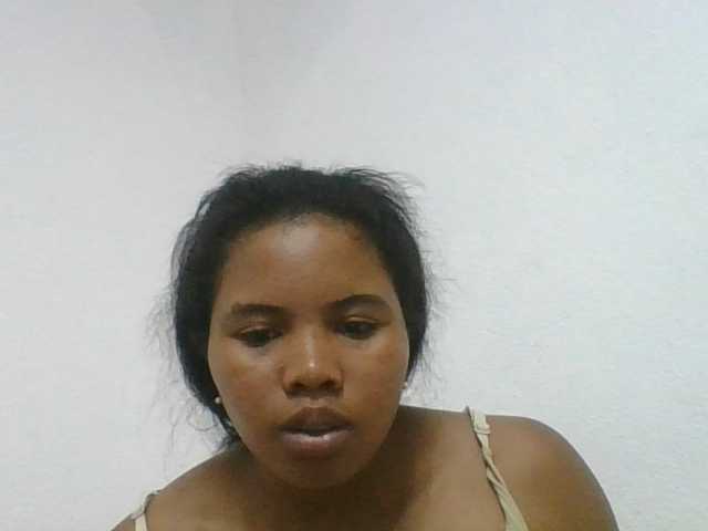 Juliah1a live cam on BongaCams