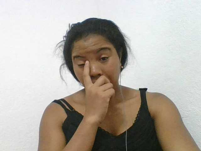 Juliah1a live cam on BongaCams