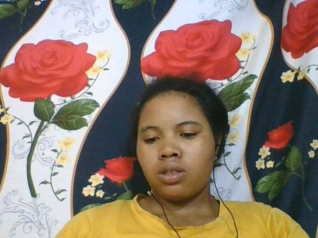 Juliah1a live cam on BongaCams