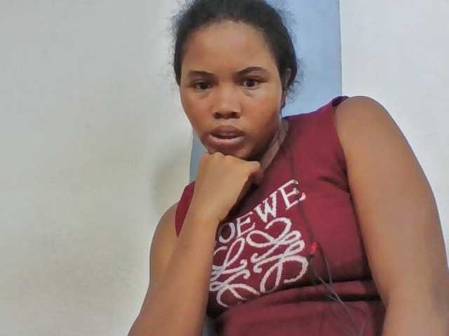 Juliah1a live cam on BongaCams