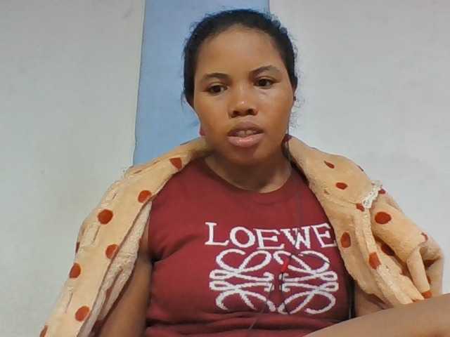 Juliah1a live cam on BongaCams