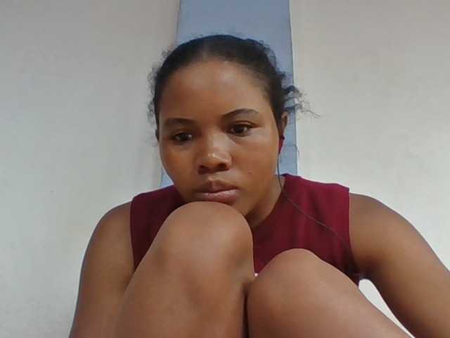 Juliah1a live cam on BongaCams