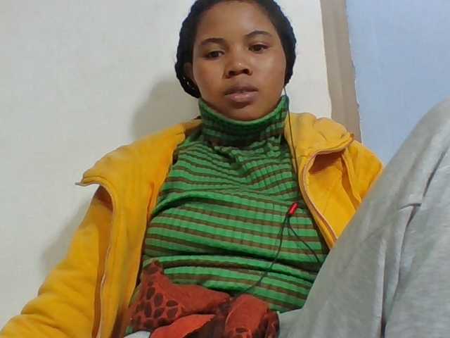 Juliah1a live cam on BongaCams