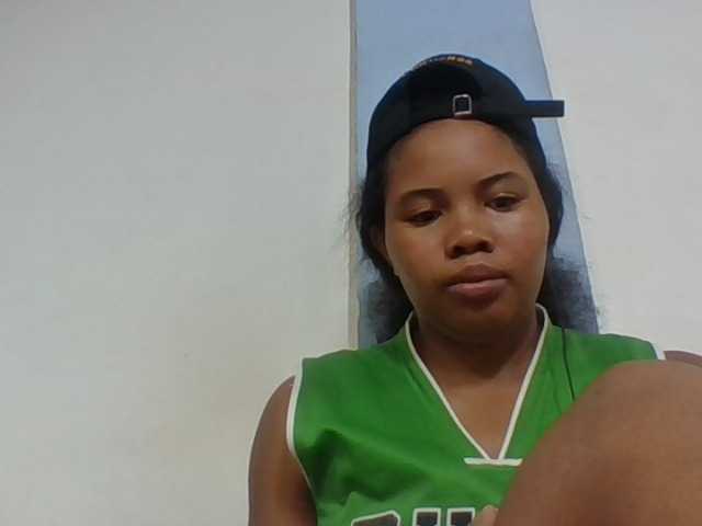 Juliah1a live cam on BongaCams