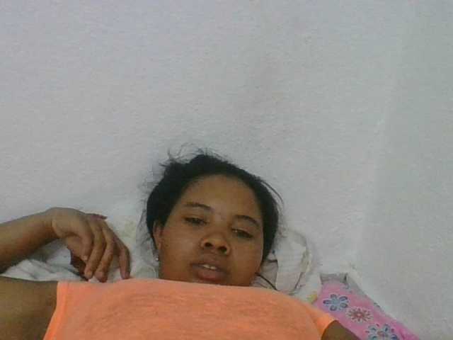 Juliah1a live cam on BongaCams