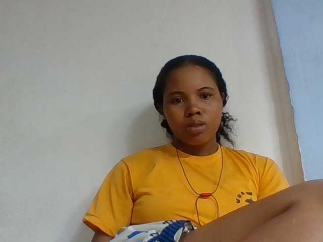 Juliah1a live cam on BongaCams