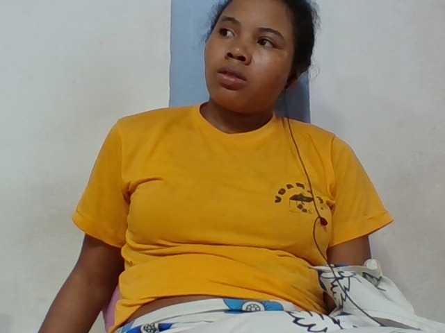 Juliah1a live cam on BongaCams