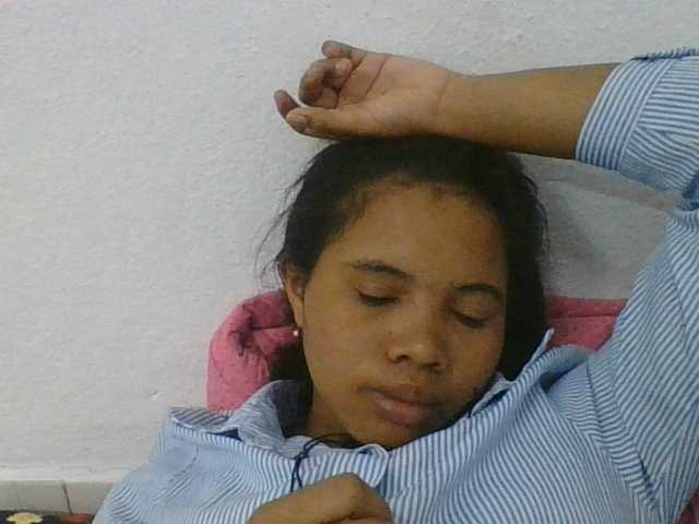 Juliah1a live cam on BongaCams