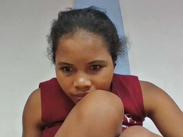 Juliah1a live cam on BongaCams