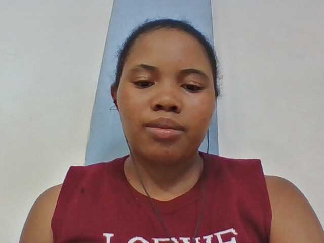 Juliah1a live cam on BongaCams