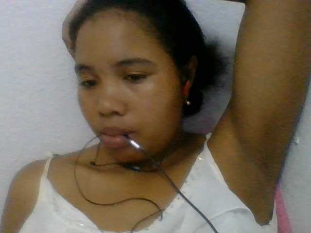 Juliah1a live cam on BongaCams