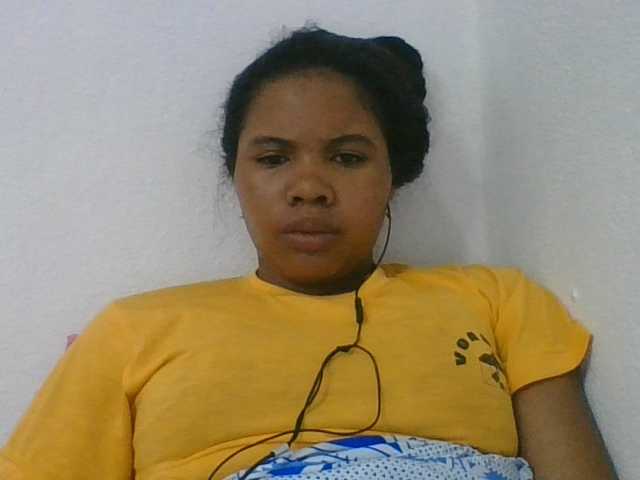 Juliah1a live cam on BongaCams