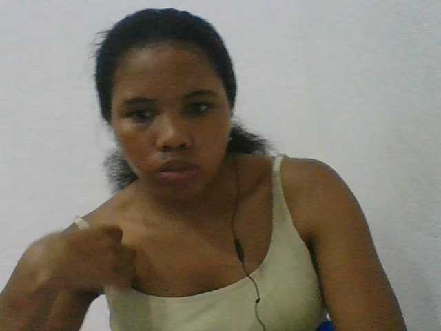Juliah1a live cam on BongaCams
