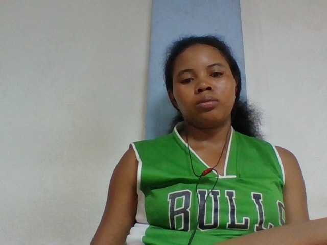 Juliah1a live cam on BongaCams