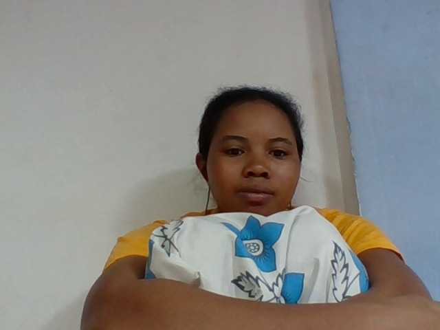 Juliah1a live cam on BongaCams