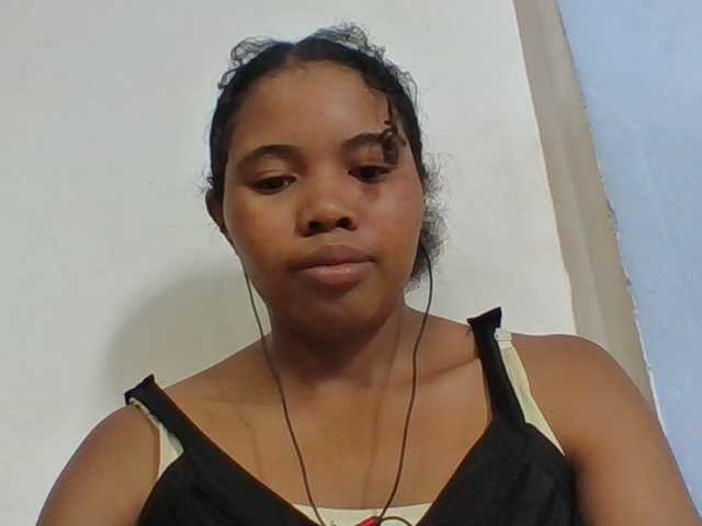 Juliah1a live cam on BongaCams