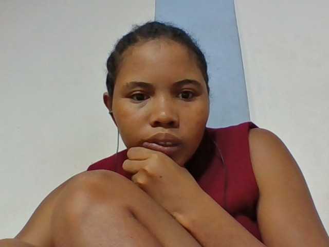 Juliah1a live cam on BongaCams