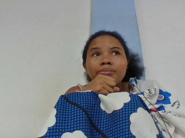 Juliah1a live cam on BongaCams