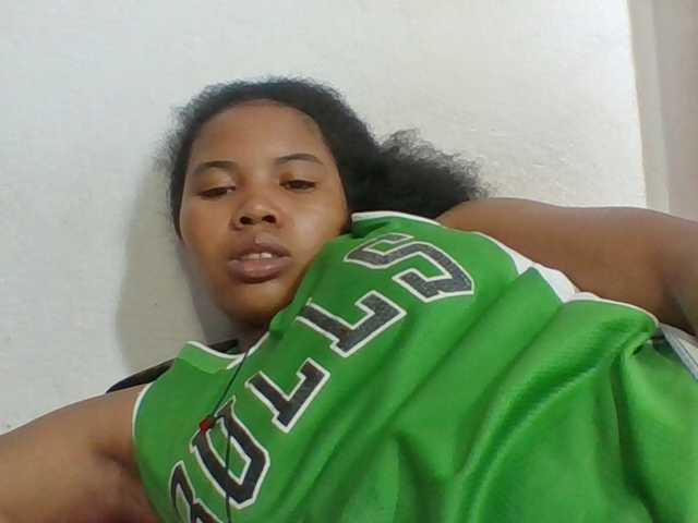 Juliah1a live cam on BongaCams