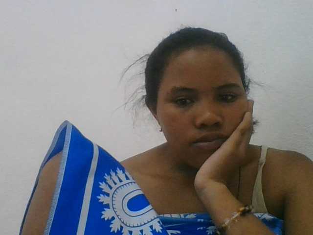 Juliah1a live cam on BongaCams