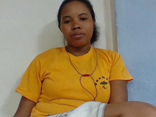 Juliah1a live cam on BongaCams