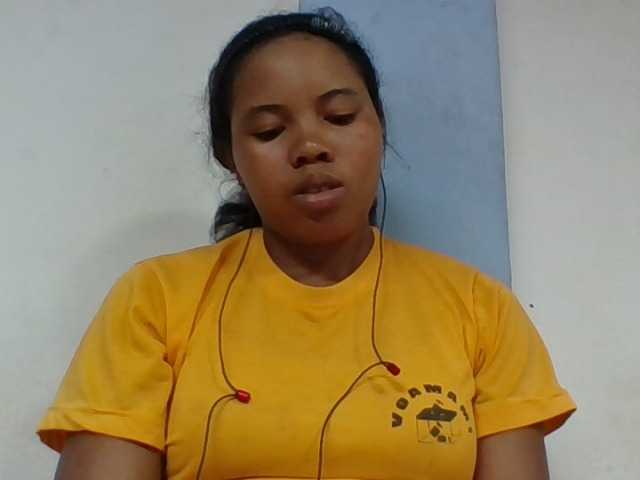 Juliah1a live cam on BongaCams