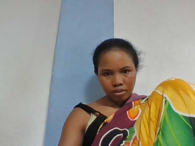 Juliah1a live cam on BongaCams